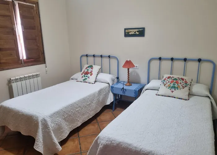 Charming Villa In Pajares De La Lampreana With Private Pool