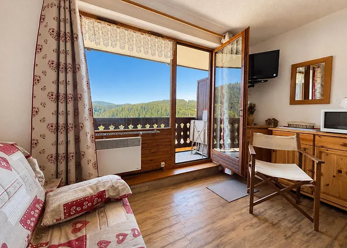Studio cabine ensoleillé avec balcon à 1450m - FR-1-505-19