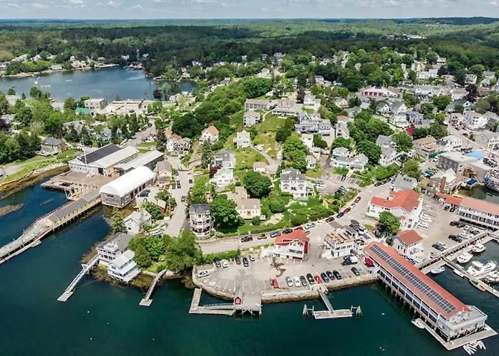 All-Suite Boothbay Harbor Home With Deck, Ocean Views, And Fireplaces