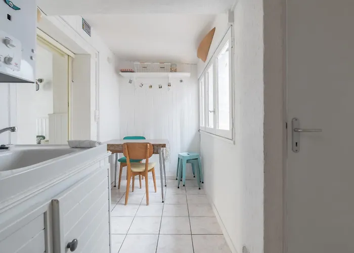 Charmante petite maison à 50m de la plage