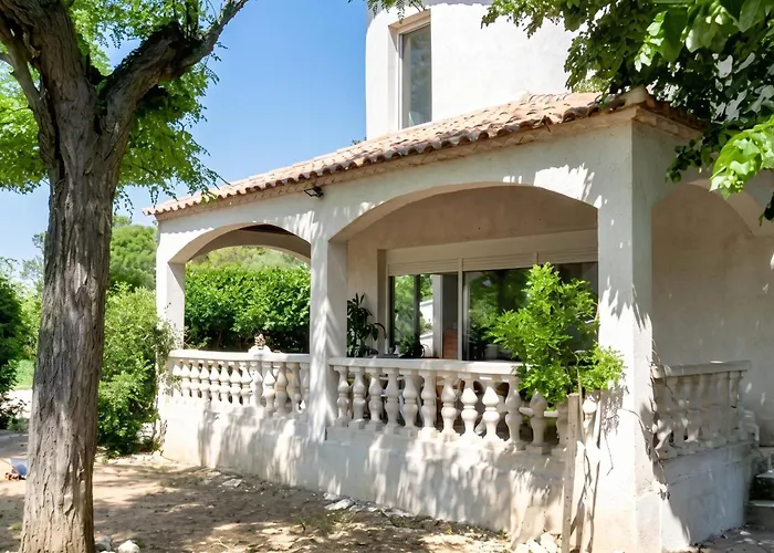 Villa de 7 chambres avec piscine privee et jardin amenage a Aimargues