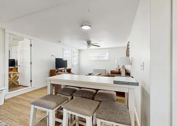 Well-Located, Dog-Friendly Home - Walk To Footbridge & Barrett Park