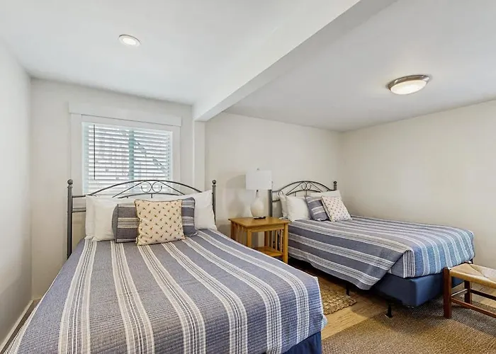 Well-Located, Dog-Friendly Home - Walk To Footbridge & Barrett Park
