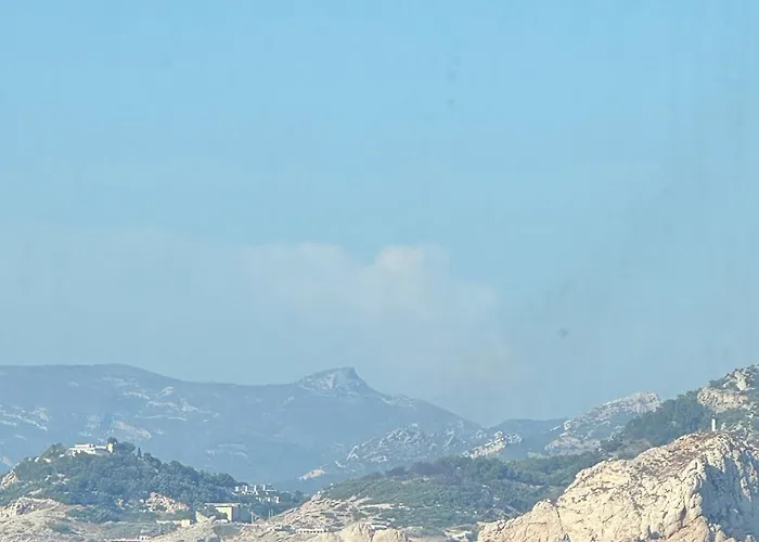 Le Mas de la Garrigue - Gîte chaleureux et calme absolu au pied des collines de Pagnol