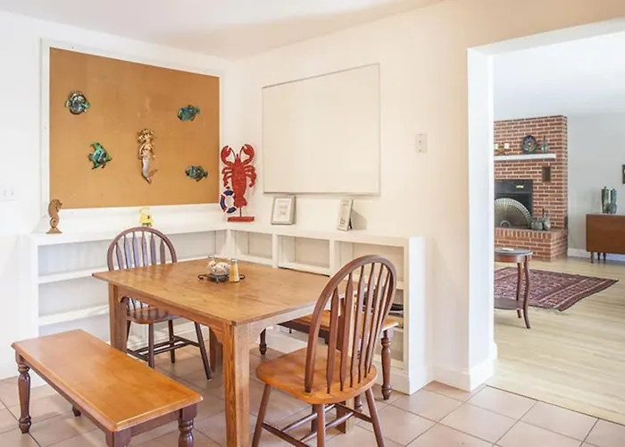 Great Home With Water View - One House From Harbor - Washer/Dryer & Dog-Friendly