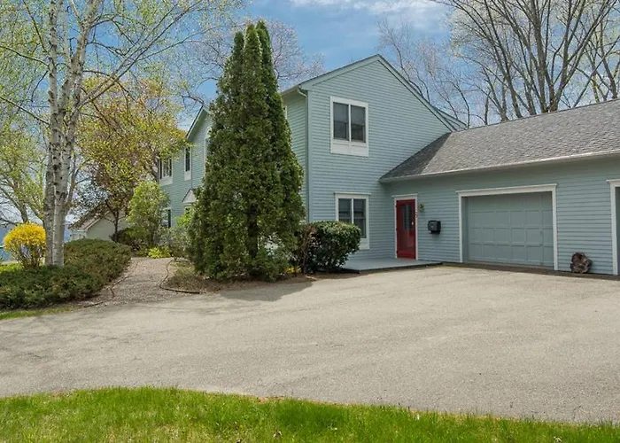 Great Home With Water View - One House From Harbor - Washer/Dryer & Dog-Friendly