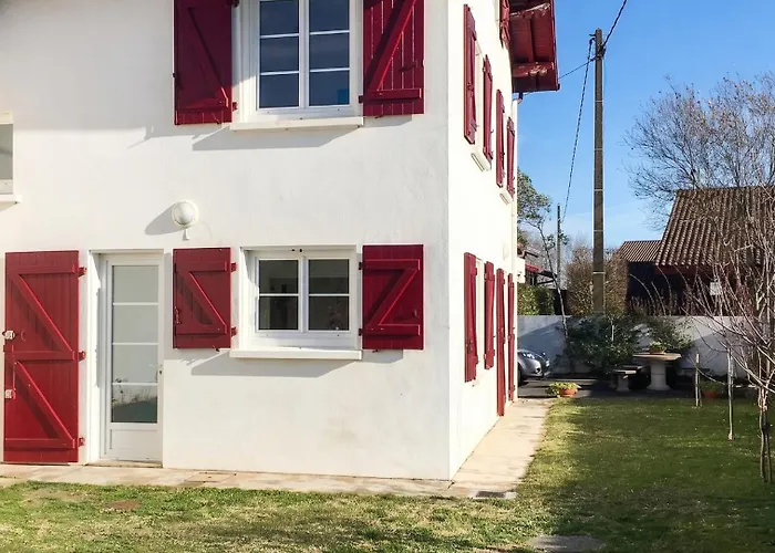 Charmante maison à Arcangues avec vue sur les montagnesEL