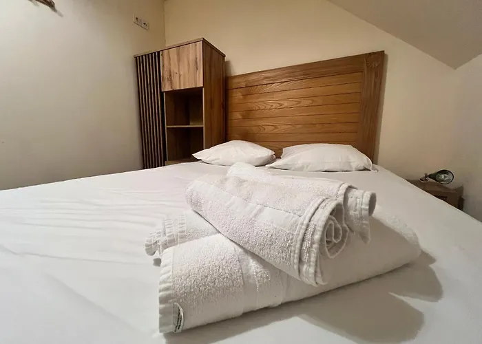 Apparts au Cœur de St-Lary - Piscine Chauffée et Sauna