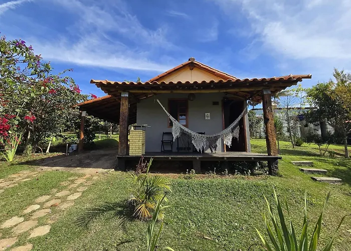 Chalés Vila Carrancas - Ao lado do centro com piscina, cozinha completa e muita tranquilidade