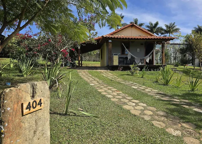 Chalés Vila Carrancas - Ao lado do centro com piscina, cozinha completa e muita tranquilidade