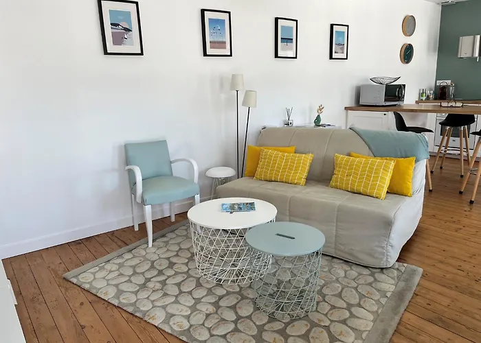 L'Annexe, F2 avec jardin, 800 m de la plage
