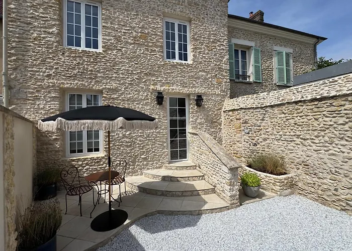 Les Pierres de Pacel - Appartement avec Patio Privé