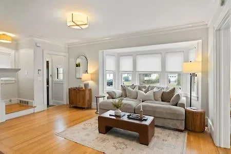 Rochester Gem: 3Br Near All!