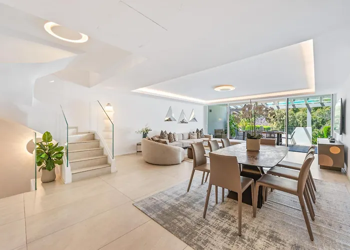 Luxury 5-Bedroom Townhouse In Puente Romano