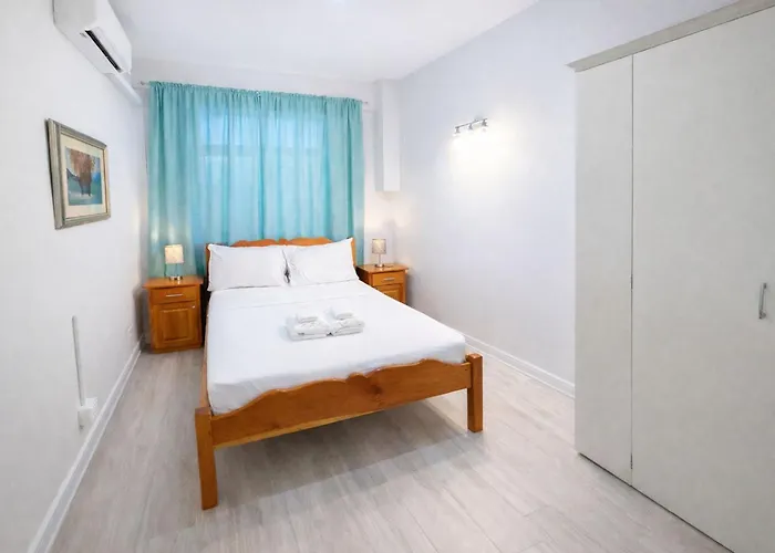Mjs On The Savannah- Spacious 2-Bed Across From The Savannah