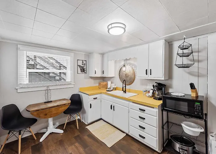 #Stayinmydistrict Heritage House Pet Friendly Apartment