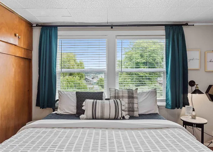#Stayinmydistrict Heritage House Pet Friendly Apartment