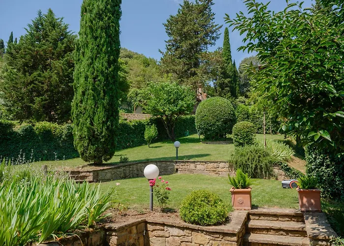 Stalla - Villa With Garden In The Historic Center