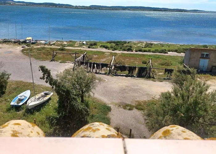 Vue de rêve sur lagune de mer