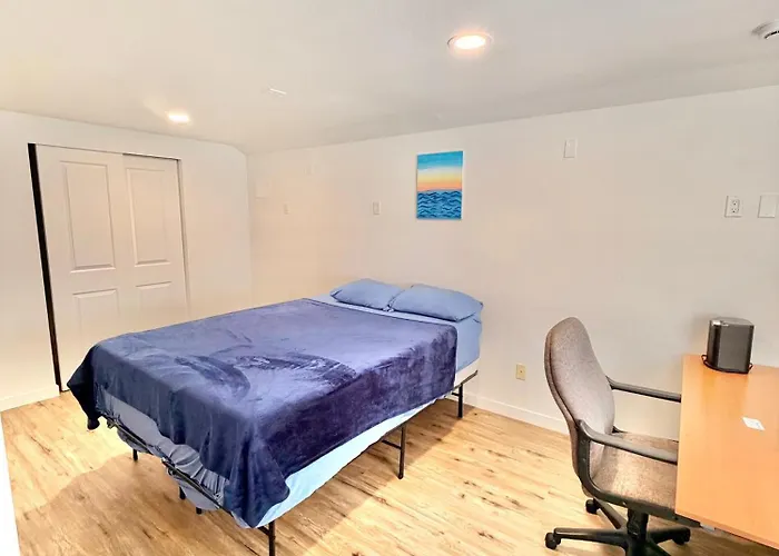 Charming 2-Bedroom And 1 Full Bath Basement Apartment With Wifi And Ac In Lovely Edmonds