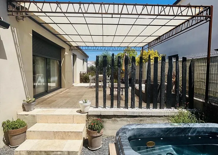 Villa avec jacuzzi en petite camargue