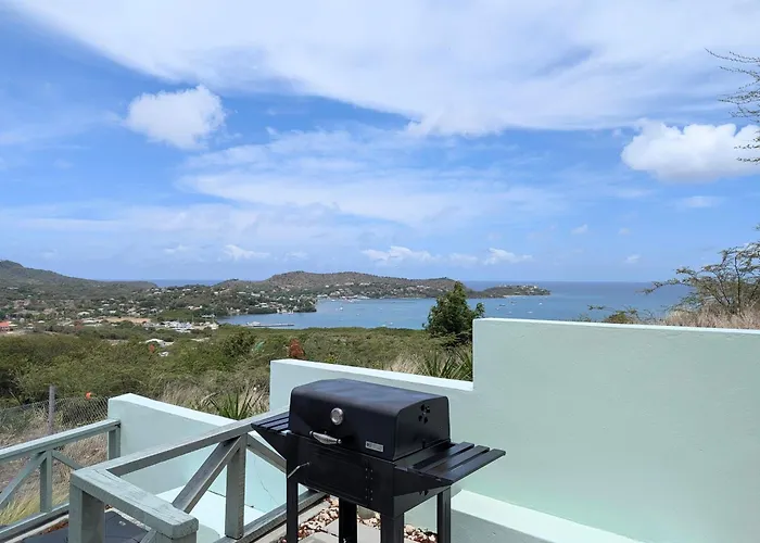 Peaceful 1 Bedroom Cottage With Ocean Views
