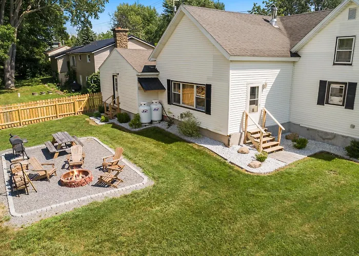 Riverview Bliss In Beautiful Home
