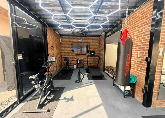 Ajijic 1 Bed Guesthouse-Great Location-Patio-Bikes-Pickleball Court-Golf Cart