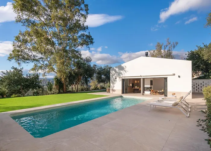 Luxury Rural Villa Pool By Ele Apartments