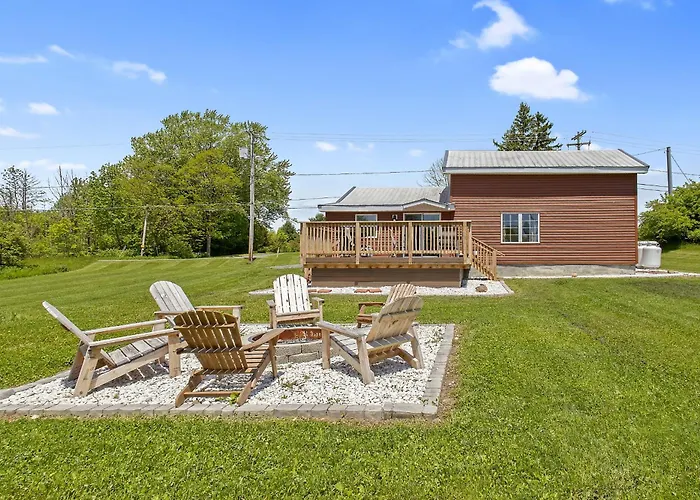 Country Cottage By The Bridge