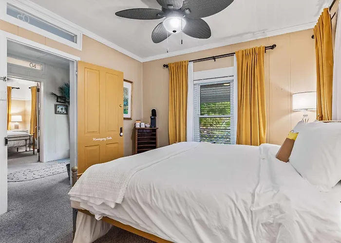 Old Carrabelle Hotel Hemingway Suite