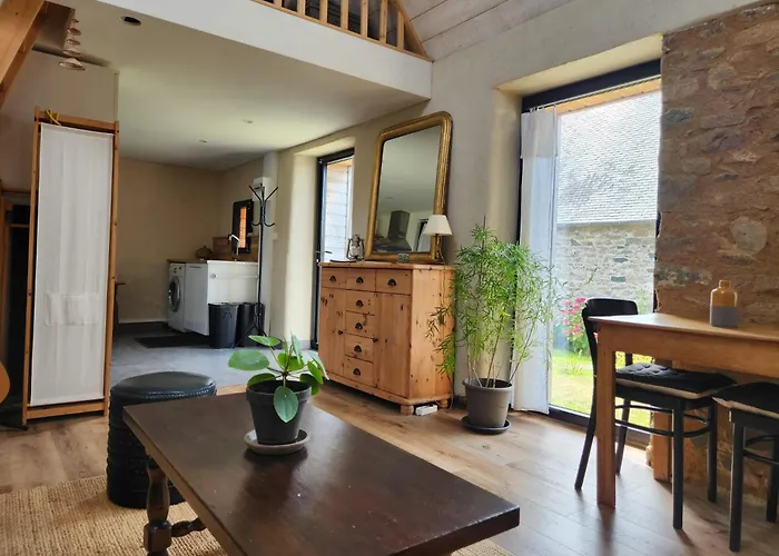 Ti an Avel, petite maison indépendante avec jardin à 5 minutes à pied de la mer