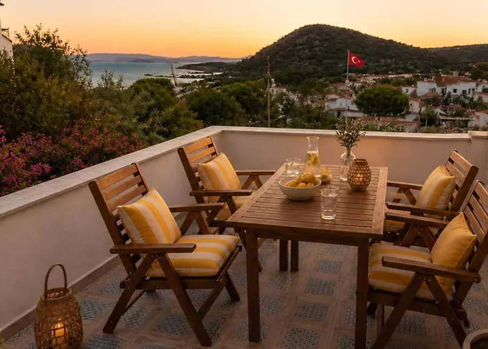 Villa With Private Pool And Unique Sea View In Cesme