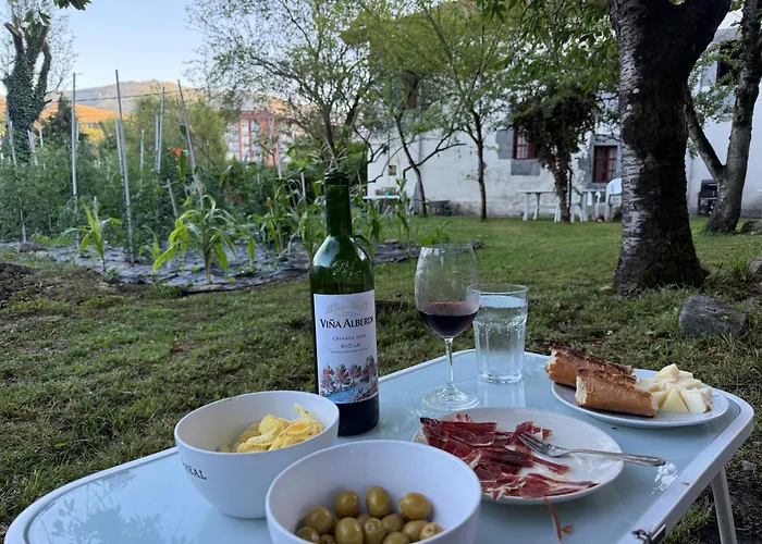 Lutzin Etxea, Caserío Vasco con piscina, jardín y parking, a 15 min de Bilbao