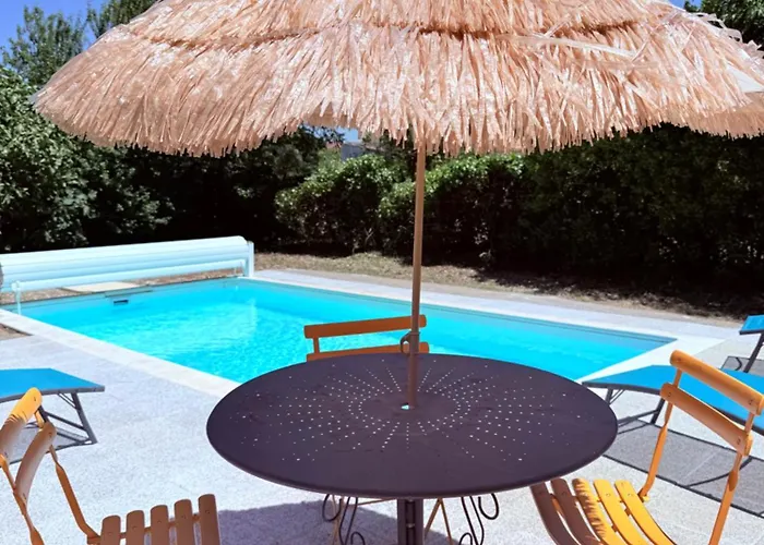 Maison familiale à Cugnaux , 2 Chambres , Jardin , Piscine et Parking