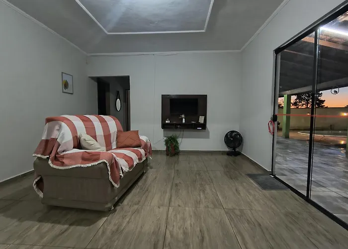 Chácara com piscina e lazer em Avaré