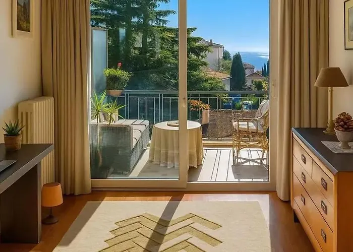 Apartement ensoleillé vue mer