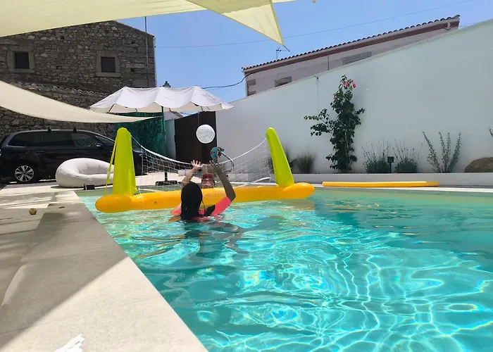 Casa Rural con piscina El Huerto del Olivo, Plasezuela, Trujillo, Cáceres