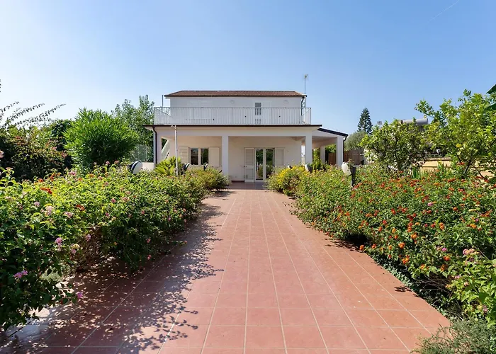 Villetta San Leone Con Giardino