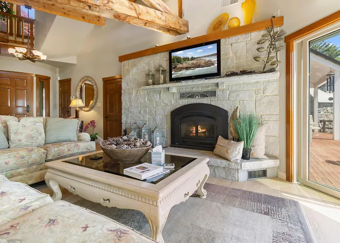 Elegant Ocean View Home With Breathtaking Views, Private Hot Tub & Large Deck