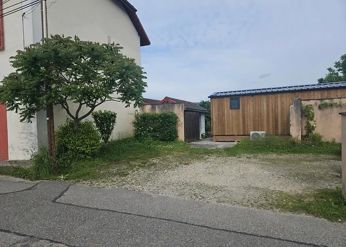 Maison de jardin vue montagne