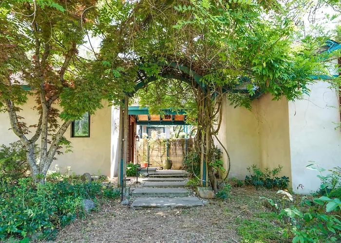 On 10 Acres! Serene Nevada City Retreat W/ Hot Tub