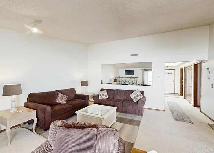 Sweeping Oceanfront Views Await Tranquil Condo With Balcony Beach Access W&D