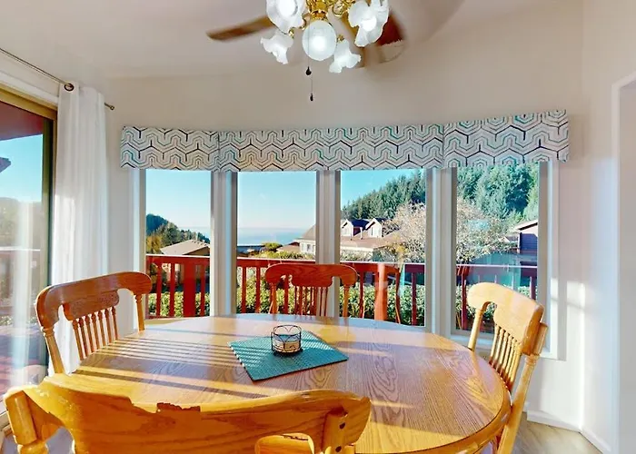 Ocean View Retreat With Nautical Interior Pinball Machine Grill Games & Ac