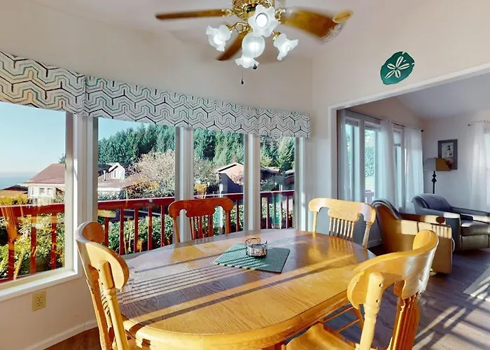 Ocean View Retreat With Nautical Interior Pinball Machine Grill Games & Ac
