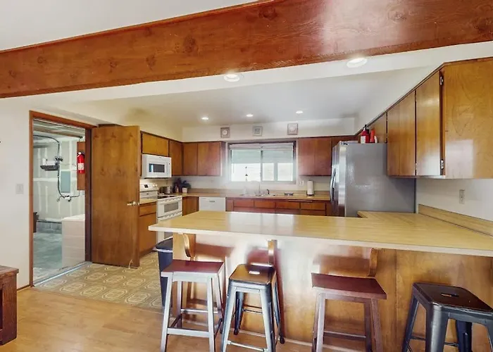 Family Friendly Home Near The Ocean With A Yard Gas Grill Full Kitchen W&D