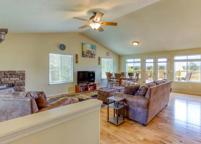Mountain-View Retreat With Deck Grill & Washer&Dryer