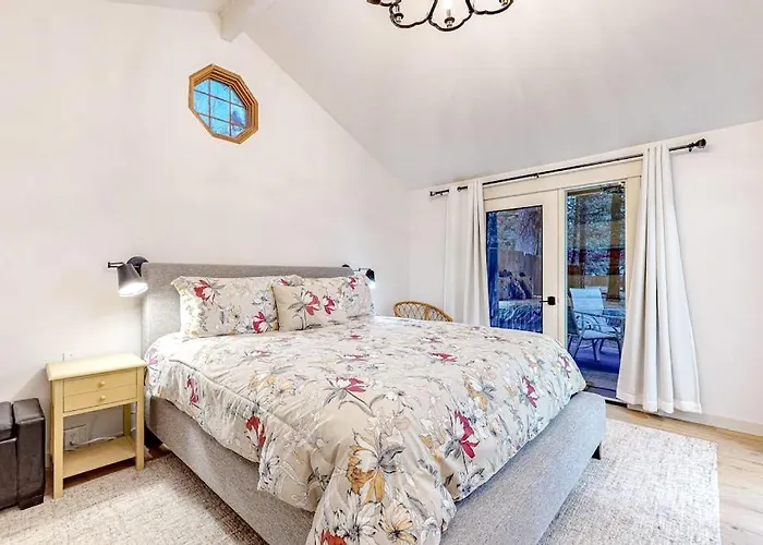 Family-Friendly Home With Fireplaces Firepit Gas Grill Free Wifi Central Ac