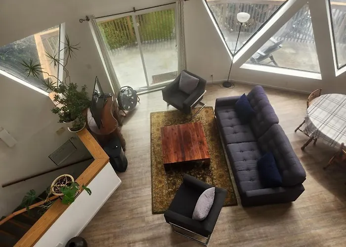 Unique Geodesic Dome Home With Wifi Deck & Lovely Views - 2 Dogs Ok