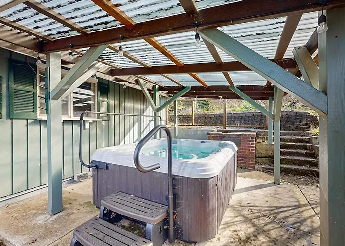 Cozy Family-Friendly Home With Game Room Valley Views Private Hot Tub Grill